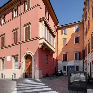Ground Floor Luxe Historic Studio City Centre Bologna